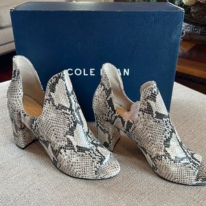 Electra Snake Peep Toe Booties  Rocco’s Snake Print Size 9